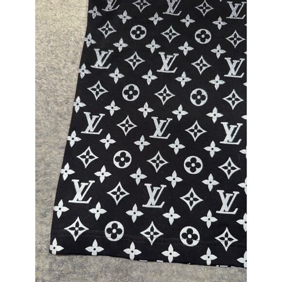 Louis Vuitton Monogram Gradient Black White Logo Short Sleeve T-Shirt Medium M - Picture 6 of 16